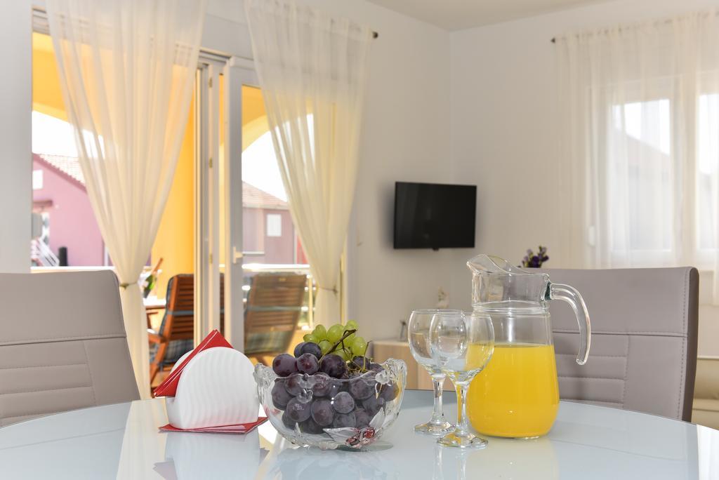Apartments Ana فرسي المظهر الخارجي الصورة
