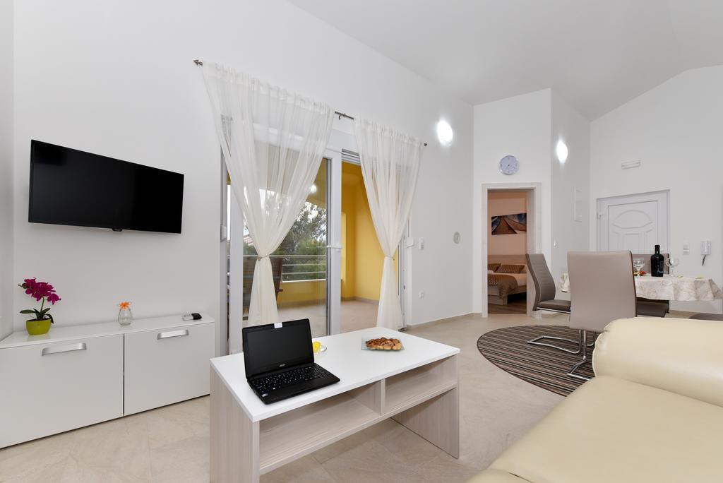 Apartments Ana فرسي المظهر الخارجي الصورة